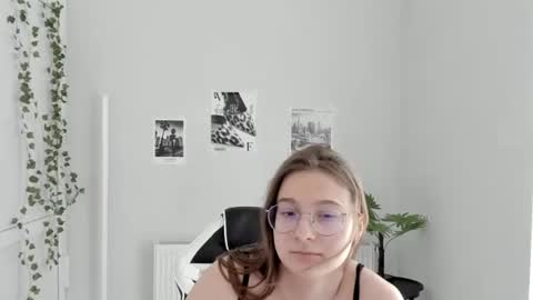 Amelie online show from 06/21/26, 08:06