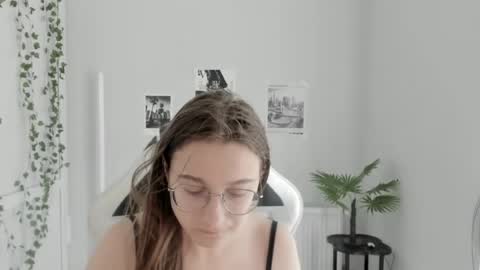 Amelie online show from 06/26/26, 08:30