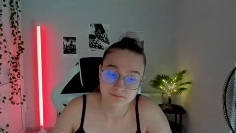 Amelie online show from 07/14/26, 08:08