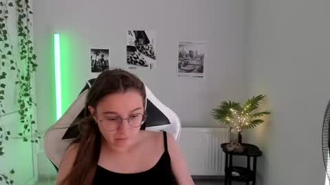 Amelie online show from 07/16/26, 07:03