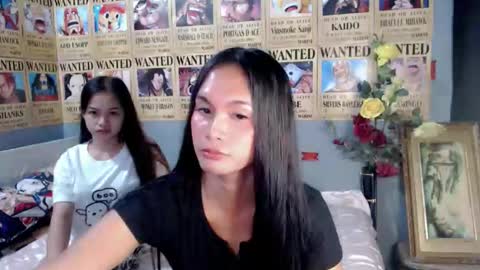 Snapshot of queen_ara21 chatting on 02/15/26, 02:36 queen_ara21 online show from 02/15/26, 02:36