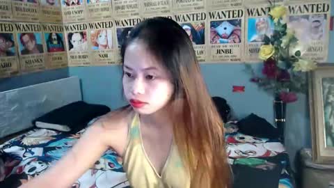 Snapshot of queen_ara21 chatting on 02/16/26, 06:48 queen_ara21 online show from 02/16/26, 06:48