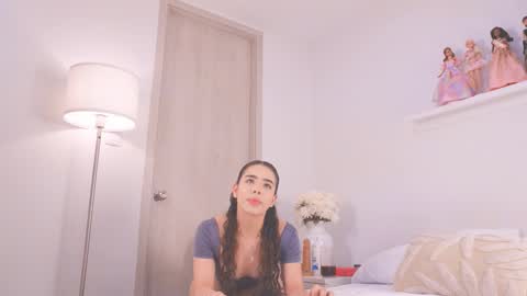 Snapshot of queen_baby02 chatting on 03/17/26, 03:44 Sofia online show from 03/17/26, 03:44