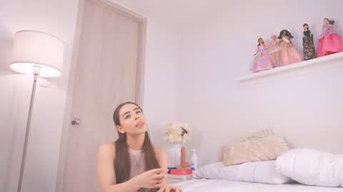 Snapshot of queen_baby02 chatting on 03/20/26, 04:06 Sofia online show from 03/20/26, 04:06