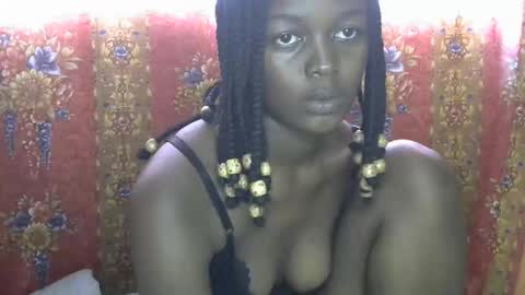 queen_banice online show from 10/18/25, 12:39