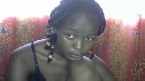queen_banice online show from 10/22/25, 11:21