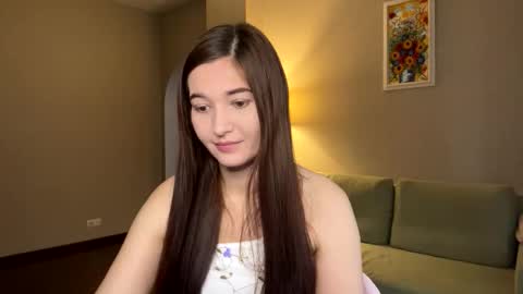 Snapshot of queen_chatur chatting on 11/11/25, 12:05 Viktoria online show from 11/11/25, 12:05