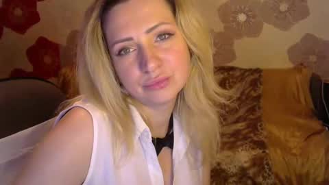 Snapshot of queen_daenerys chatting on 12/15/24, 09:20 Queen Daenerys online show from 12/15/24, 09:20