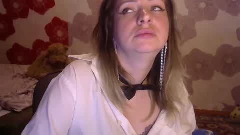 Snapshot of queen_daenerys chatting on 09/26/25, 06:01 Queen Daenerys online show from 09/26/25, 06:01