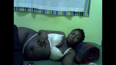 queen_diva01 online show from 04/26/26, 05:49