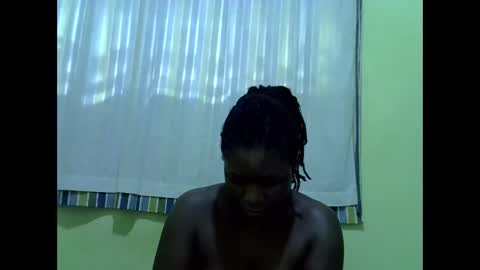 queen_diva01 online show from 04/28/26, 07:02