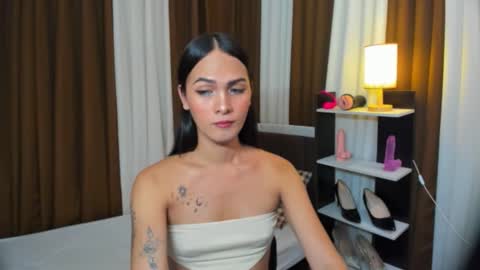 Snapshot of queen_dyosa chatting on 10/28/25, 05:22 Queen Dyosa online show from 10/28/25, 05:22