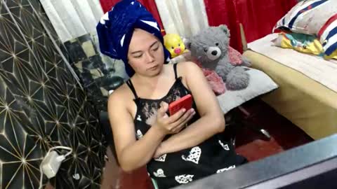 queen_ennah online show from 12/22/25, 12:29