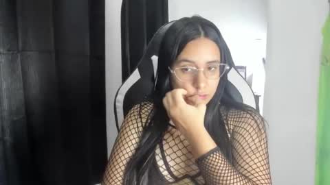 Snapshot of queen_findom1 chatting on 11/15/25, 10:59 queen_findom1 online show from 11/15/25, 10:59