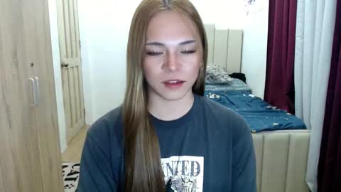 Snapshot of queen_heart0 chatting on 01/12/26, 01:44 shawny online show from 01/12/26, 01:44