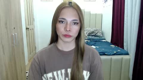 Snapshot of queen_heart0 chatting on 01/15/26, 02:16 shawny online show from 01/15/26, 02:16