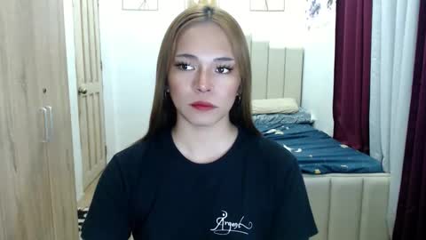 Snapshot of queen_heart0 chatting on 01/18/26, 02:59 shawny online show from 01/18/26, 02:59