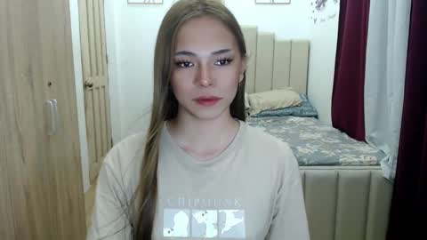 Snapshot of queen_heart0 chatting on 02/07/26, 02:37 shawny online show from 02/07/26, 02:37