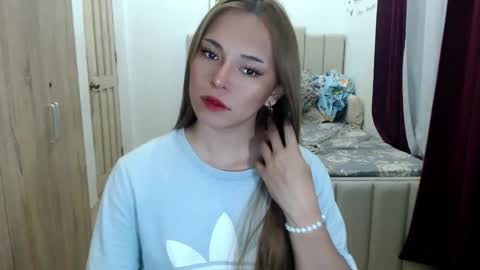 Snapshot of queen_heart0 chatting on 02/16/26, 02:18 shawny online show from 02/16/26, 02:18