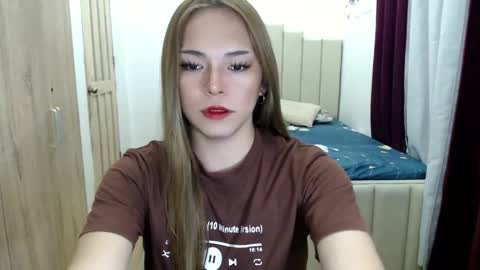 Snapshot of queen_heart0 chatting on 02/25/26, 02:21 shawny online show from 02/25/26, 02:21