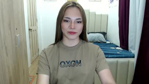 Snapshot of queen_heart0 chatting on 02/27/26, 03:06 shawny online show from 02/27/26, 03:06