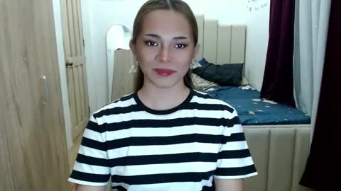 Snapshot of queen_heart0 chatting on 03/03/26, 10:43 shawny online show from 03/03/26, 10:43