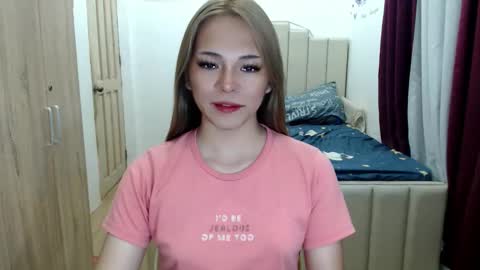 Snapshot of queen_heart0 chatting on 05/02/26, 01:43 shawny online show from 05/02/26, 01:43