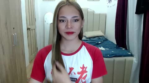 Snapshot of queen_heart0 chatting on 05/08/26, 12:38 shawny online show from 05/08/26, 12:38