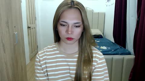 Snapshot of queen_heart0 chatting on 05/19/26, 11:55 shawny online show from 05/19/26, 11:55