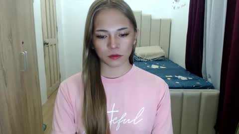Snapshot of queen_heart0 chatting on 06/05/26, 02:07 shawny online show from 06/05/26, 02:07