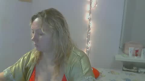 queen_jane8 online show from 12/08/24, 06:17