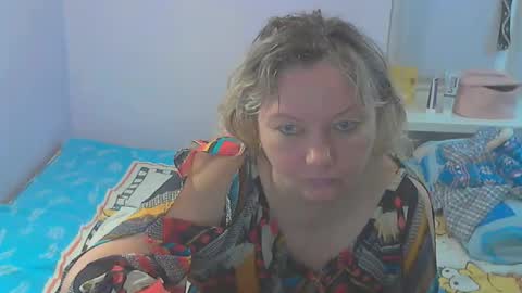 queen_jane8 online show from 11/11/25, 12:16
