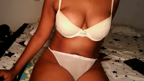 Snapshot of queen_joy123 chatting on 11/16/25, 09:42 queen_joy123 online show from 11/16/25, 09:42