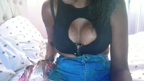 queen_kai online show from 05/17/26, 08:12