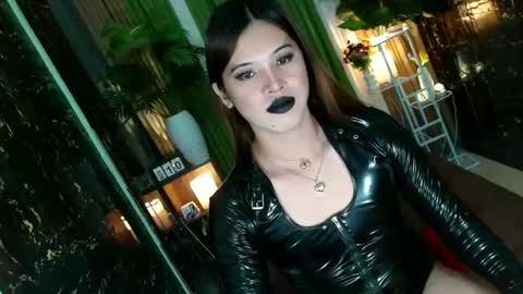 Kendal  online here from 6am-3pm philippine time online show from 11/10/25, 12:04