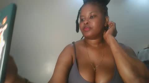 Snapshot of queen_kikih chatting on 02/06/26, 11:13 Queen kikih online show from 02/06/26, 11:13