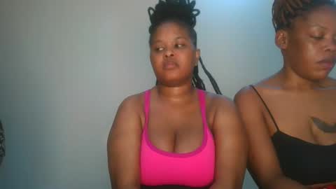 Snapshot of queen_kikih chatting on 02/13/26, 12:17 Queen kikih online show from 02/13/26, 12:17