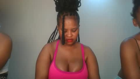 Snapshot of queen_kikih chatting on 02/18/26, 12:39 Queen kikih online show from 02/18/26, 12:39
