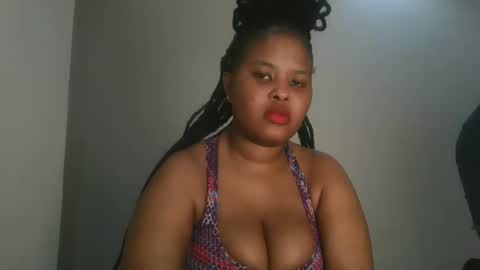 Snapshot of queen_kikih chatting on 02/18/26, 04:03 Queen kikih online show from 02/18/26, 04:03