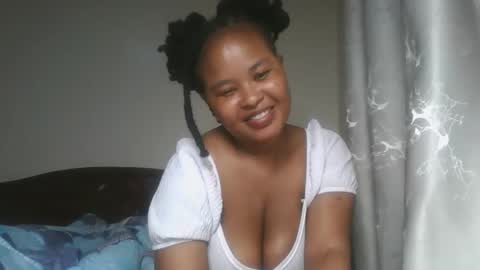 Snapshot of queen_kikih chatting on 03/12/26, 01:01 Queen kikih online show from 03/12/26, 01:01