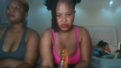 Snapshot of queen_kikih chatting on 03/13/26, 11:33 Queen kikih online show from 03/13/26, 11:33