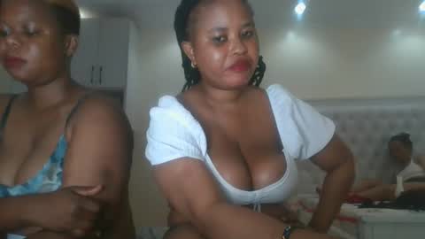 Snapshot of queen_kikih chatting on 03/18/26, 02:58 Queen kikih online show from 03/18/26, 02:58