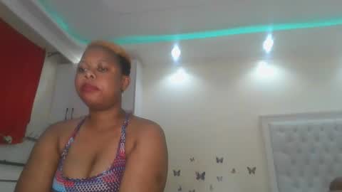 Snapshot of queen_kikih chatting on 03/23/26, 01:20 Queen kikih online show from 03/23/26, 01:20