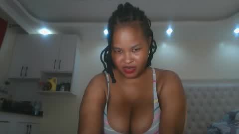 Snapshot of queen_kikih chatting on 03/25/26, 08:04 Queen kikih online show from 03/25/26, 08:04