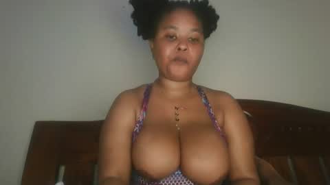 Snapshot of queen_kikih chatting on 05/01/26, 09:41 Queen kikih online show from 05/01/26, 09:41