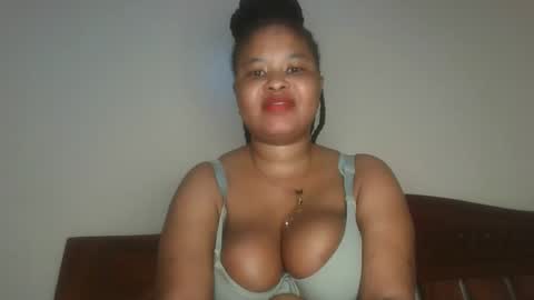 Snapshot of queen_kikih chatting on 05/17/26, 09:49 Queen kikih online show from 05/17/26, 09:49