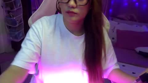 Snapshot of queen_kur chatting on 02/09/26, 05:55 QueenHennessy online show from 02/09/26, 05:55
