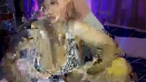 Snapshot of queen_kur chatting on 04/03/26, 02:37 QueenHennessy online show from 04/03/26, 02:37