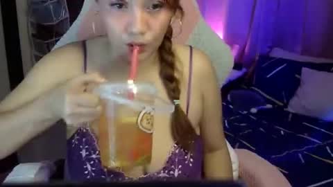 Snapshot of queen_kur chatting on 04/18/26, 11:47 QueenHennessy online show from 04/18/26, 11:47