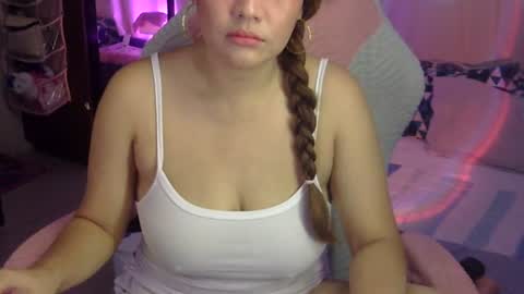 Snapshot of queen_kur chatting on 06/23/26, 08:23 QueenHennessy online show from 06/23/26, 08:23